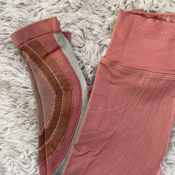 NEW🌺free people high rise 7/8 essence legging - Picture 7 of 16